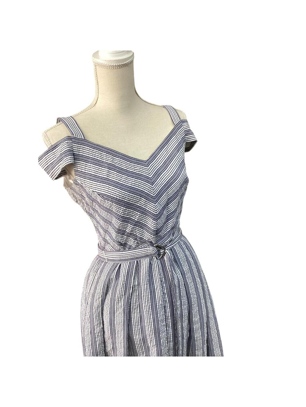 White House Black Market: White and Blue Dress Size 8 - Picture 2 of 3